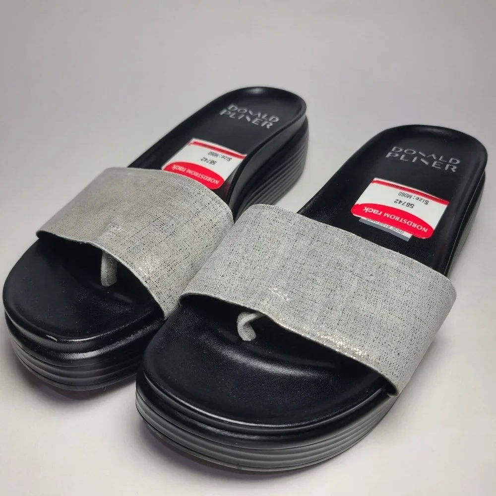Donald J Pliner Women Thong Sandals slide Platform silver Fiji sz 6 worn once